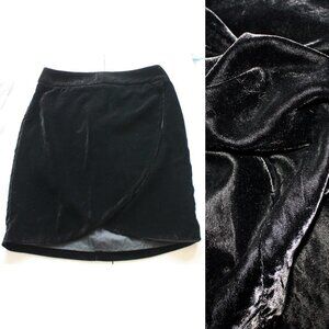 Dalia Collection | Gorgeous Black  Velvet Skirt Size 8 | Excellent Condition